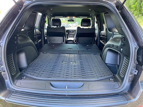 Used 2021 Jeep Grand Cherokee Laredo AWD/4WD image 43