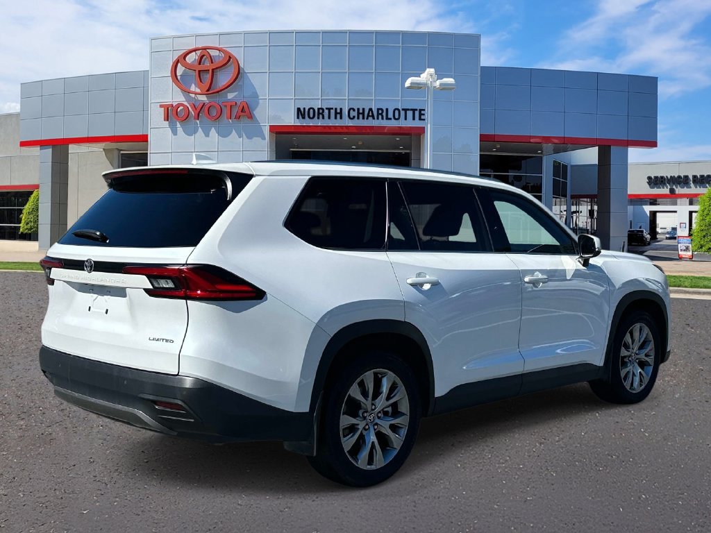 Used 2024 Toyota Grand Highlander FWD image 7