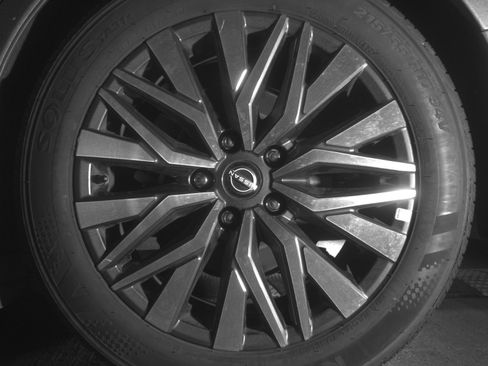 Used 2025 Nissan Altima 2.5 SV image 14