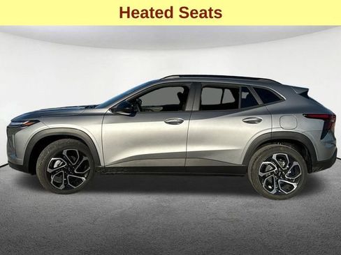 Used 2026 Chevrolet Trax RS w/ Sunroof Package FWD image 6