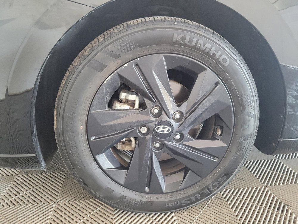 Used 2023 Hyundai Elantra Blue FWD image 31