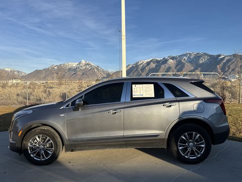 Used 2021 Cadillac XT5 Premium Luxury image 2