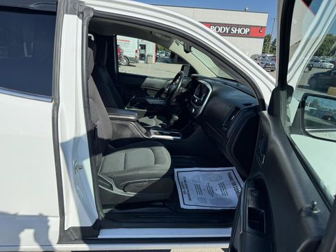 Used 2020 Chevrolet Colorado LT w/ Safety Package RWD image 9