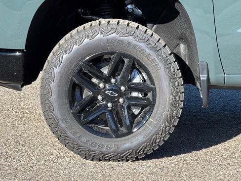 New 2026 Chevrolet Silverado 1500 Custom Trail Boss w/ Dark Appearance Package image 24