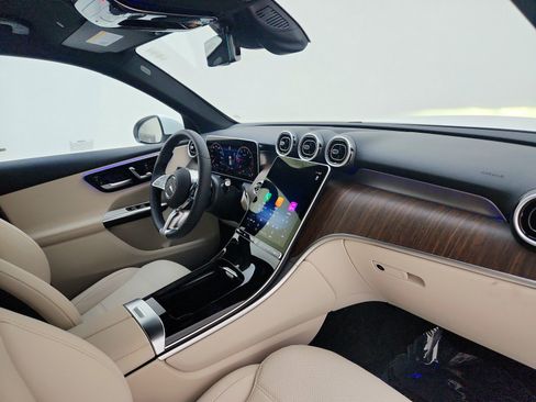 Certified 2025 Mercedes-Benz GLC 300 image 13