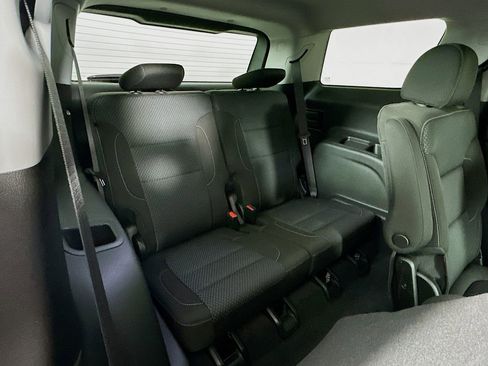 Used 2023 GMC Acadia SLE w/ Driver Convenience Package image 35