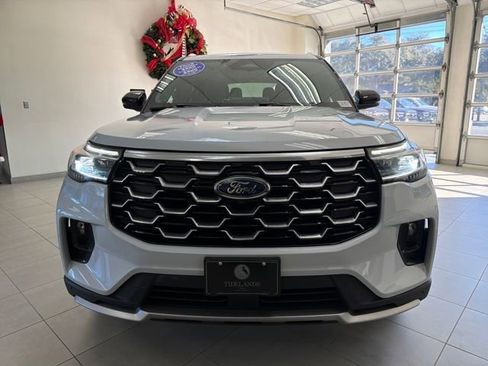 Used 2025 Ford Explorer Platinum w/ LUX Leather Package image 3
