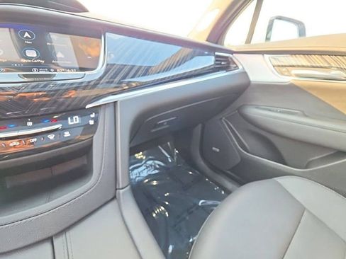 Used 2024 Cadillac XT6 Premium Luxury w/ Technology Package AWD/4WD image 21