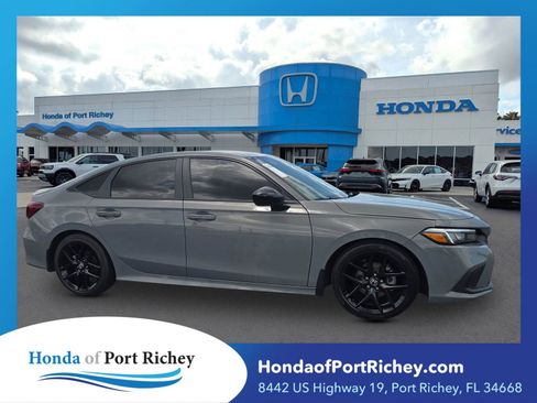 Used 2025 Honda Civic Sport image 1
