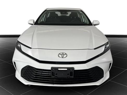 Used 2025 Toyota Camry LE w/ Convenience Package FWD image 8