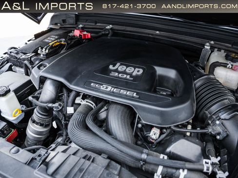 Used 2023 Jeep Wrangler Unlimited Sahara w/ LED Lighting Group AWD/4WD image 62