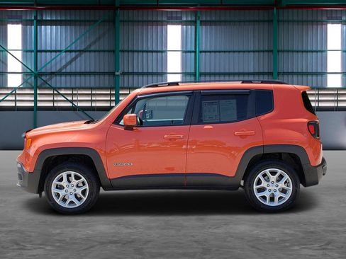 Used 2017 Jeep Renegade Latitude w/ Cold Weather Group AWD/4WD image 2