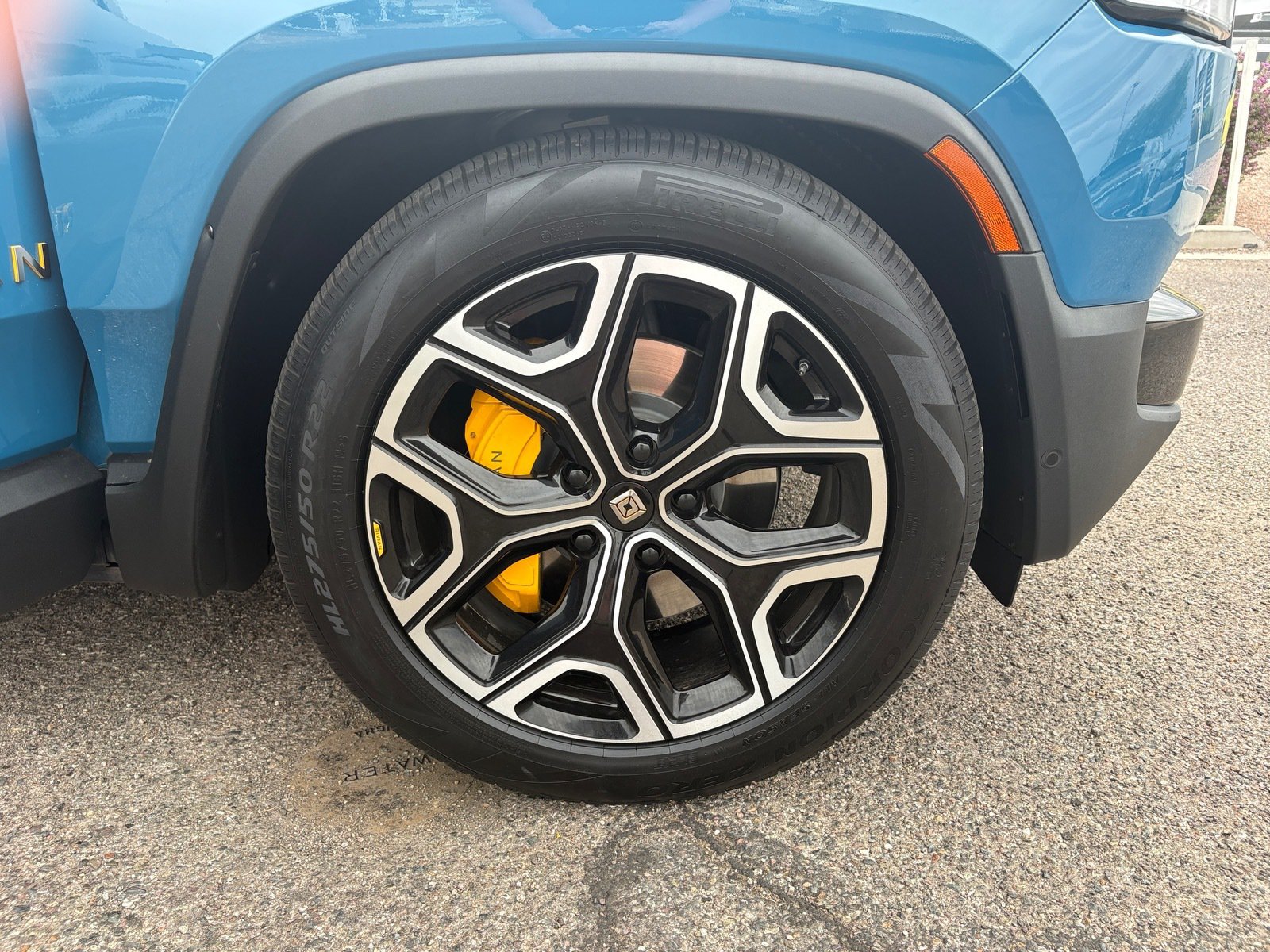 Used 2022 Rivian R1T Adventure AWD/4WD image 8