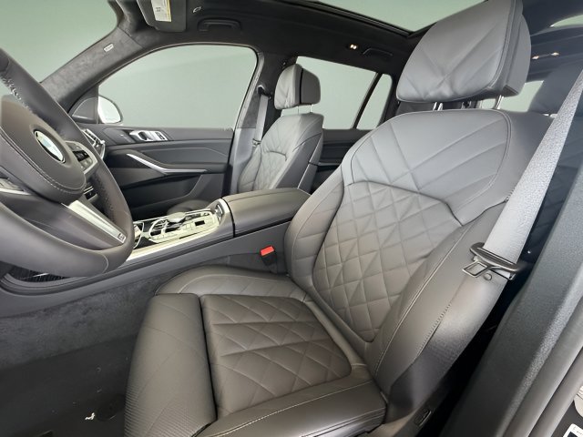 Certified 2026 BMW X7 xDrive40i w/ M Sport Package AWD/4WD image 25