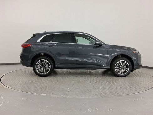 New 2025 Audi Q5 Premium Plus image 8