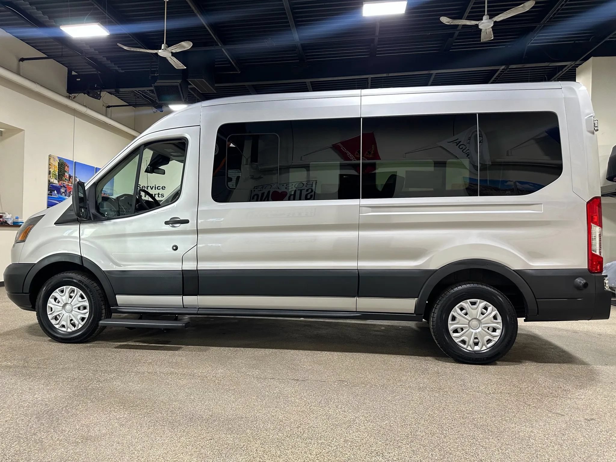 Used 2015 Ford Transit 250 148 Medium Roof RWD image 15
