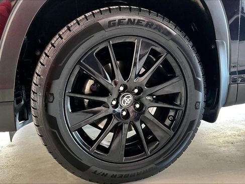 Used 2019 Toyota Highlander SE image 8