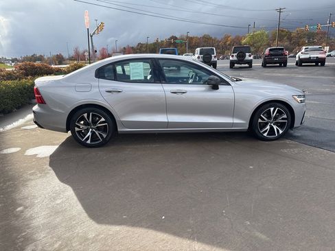 Certified 2025 Volvo S60 B5 Core image 4