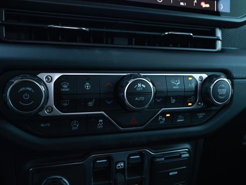 New 2026 Jeep Gladiator Rubicon AWD/4WD image 18