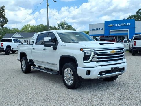 Used 2024 Chevrolet Silverado 2500 High Country w/ Technology Package AWD/4WD image 1