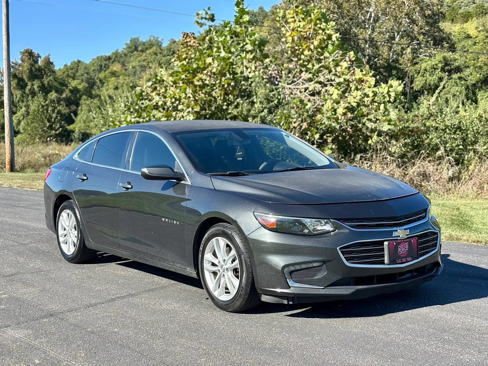 Used 2016 Chevrolet Malibu LT FWD image 3