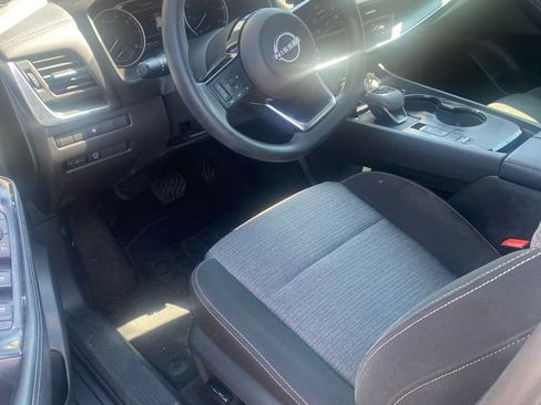 Used 2023 Nissan Rogue SV FWD image 5