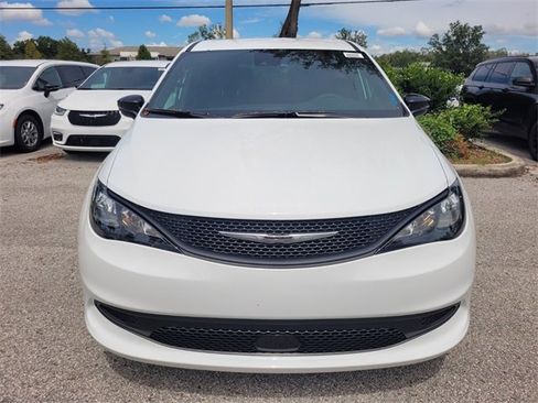 New 2026 Chrysler Voyager LX image 16