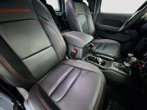 Used 2024 Jeep Wrangler Unlimited Rubicon w/ Convenience Group AWD/4WD image 15