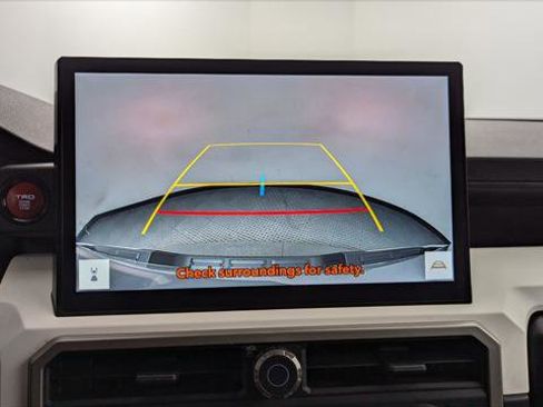 Used 2024 Toyota Tacoma TRD Off-Road image 28