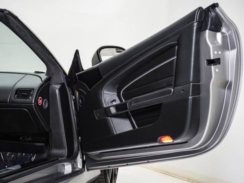 Used 2016 Aston Martin DB9 GT RWD image 21