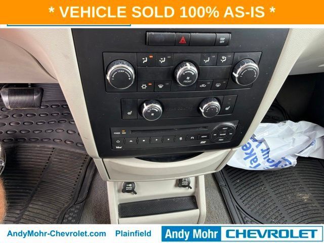 Used 2010 Volkswagen Routan SE FWD image 24