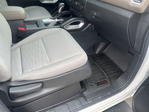 Used 2022 Nissan Frontier SV image 16