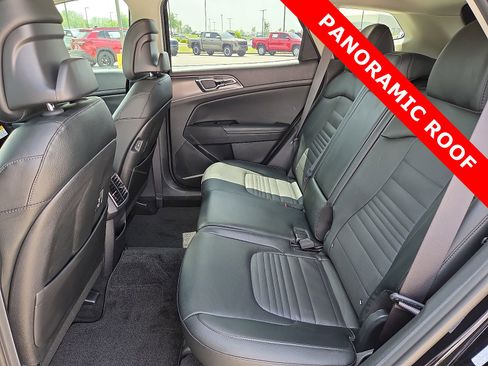 Used 2025 Kia Sportage SX FWD image 10