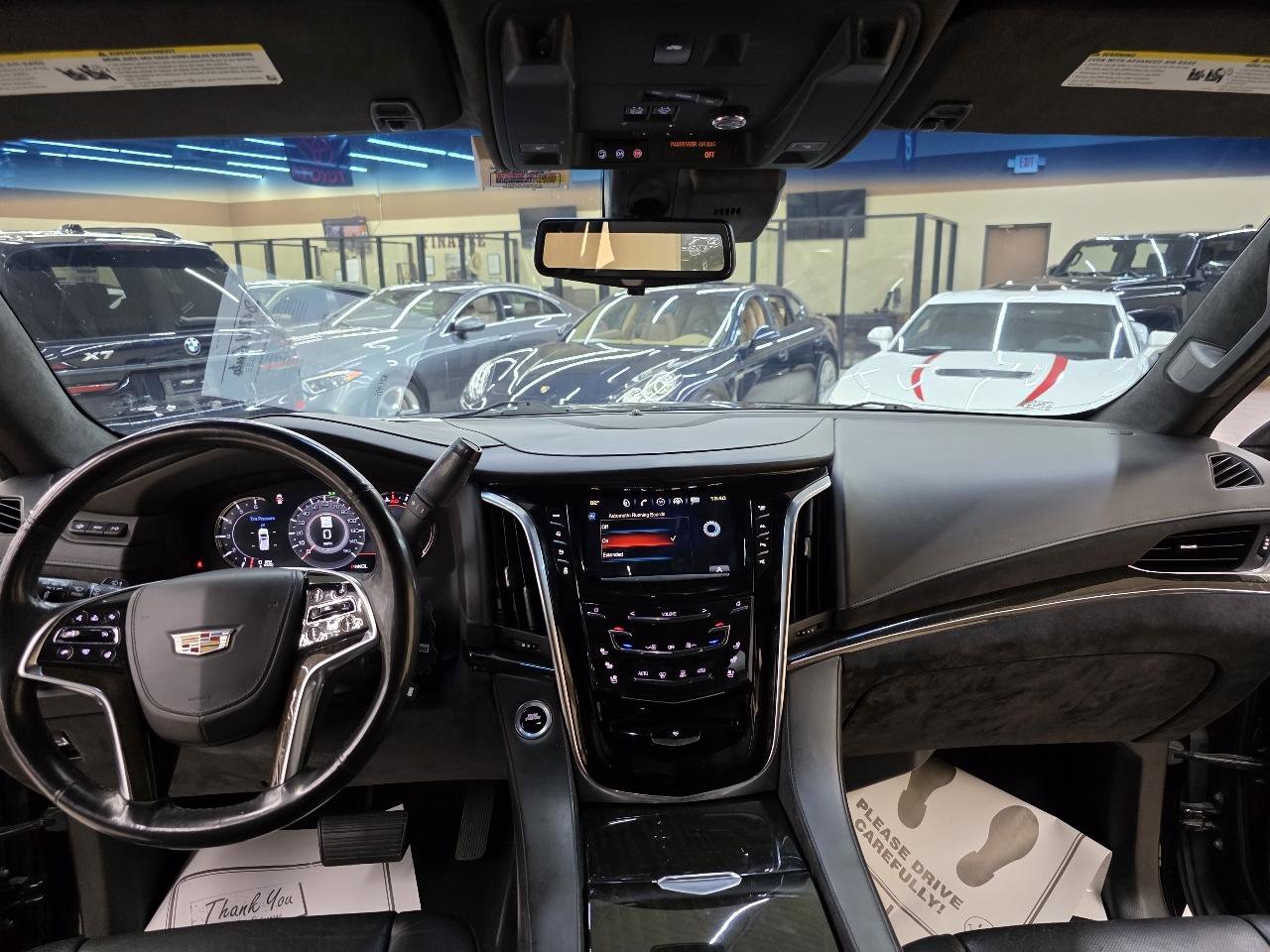 Used 2018 Cadillac Escalade ESV Platinum AWD/4WD image 31