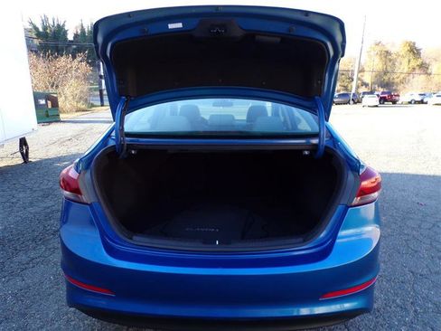 Used 2017 Hyundai Elantra SE image 43