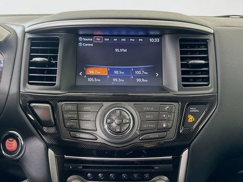 Used 2020 Nissan Pathfinder SL image 15