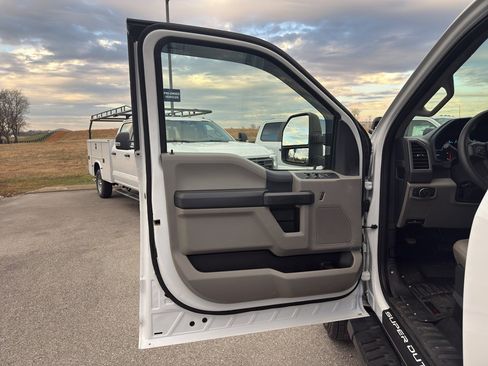 Used 2022 Ford F450 XL w/ Power Equipment Group image 17