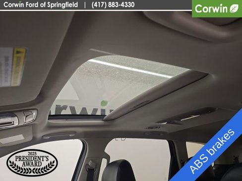 Used 2025 Kia Telluride S FWD image 22