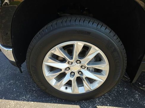 Used 2019 Chevrolet Silverado 1500 LTZ AWD/4WD image 38