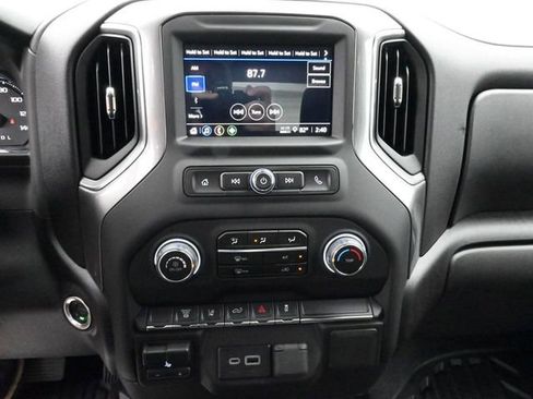 Used 2025 Chevrolet Silverado 2500 W/T image 13