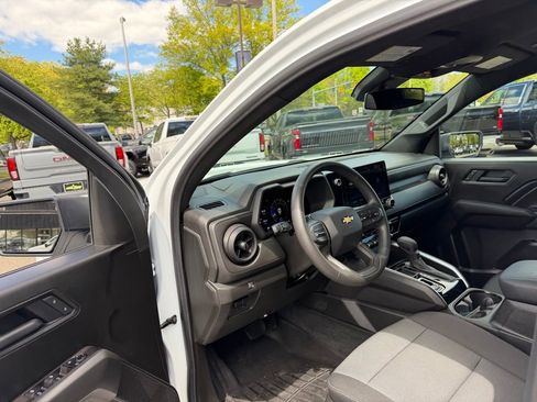 Used 2025 Chevrolet Colorado W/T w/ Advanced Trailering Package RWD image 14