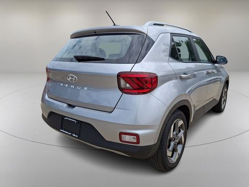 Certified 2025 Hyundai Venue SEL FWD image 10