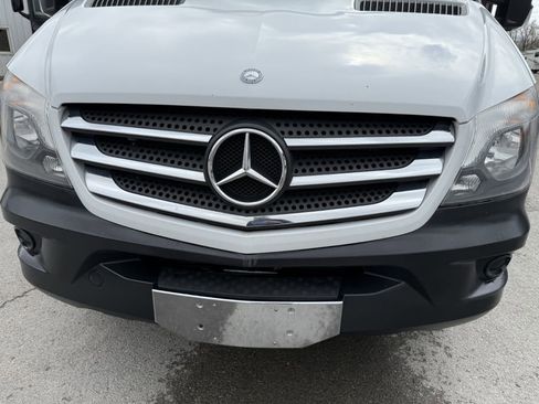 Used 2014 Mercedes-Benz Sprinter 3500 image 26