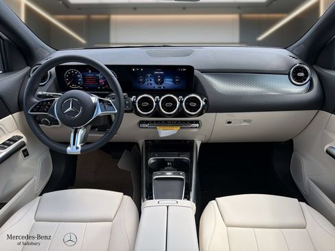 New 2026 Mercedes-Benz GLA 250 4MATIC image 5