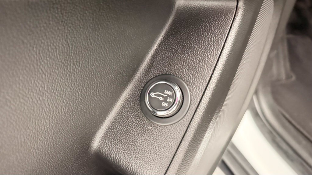 Used 2021 Chevrolet Traverse LT FWD image 9