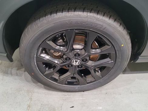 Certified 2025 Honda HR-V Sport image 37