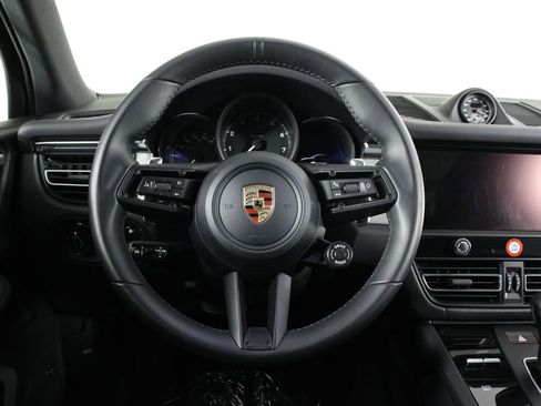 Certified 2026 Porsche Macan AWD/4WD image 12