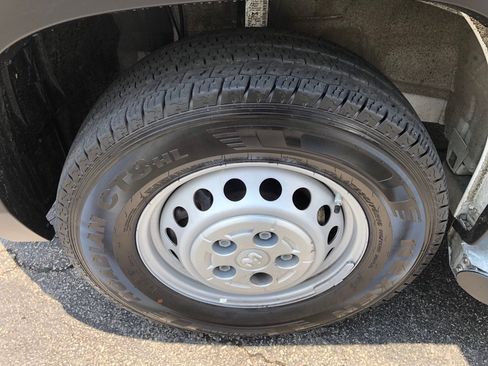 Used 2025 RAM ProMaster 2500 w/ U-Haul Equipment Group FWD image 11