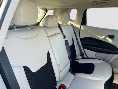 Used 2020 Jeep Compass Latitude image 26