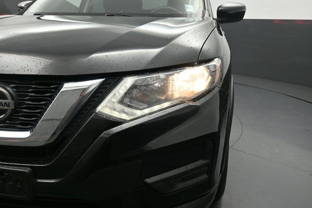 Used 2019 Nissan Rogue SV AWD/4WD image 16